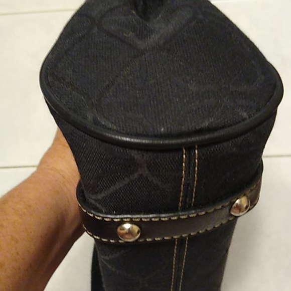 Adorable black Nine west shoulder bag.EUC - Picture 6 of 8